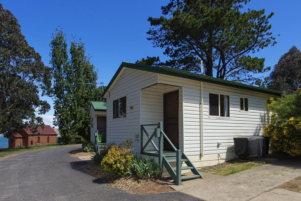 Rainbow Pines Tourist Caravan Park แอดามินาบี ภายนอก รูปภาพ