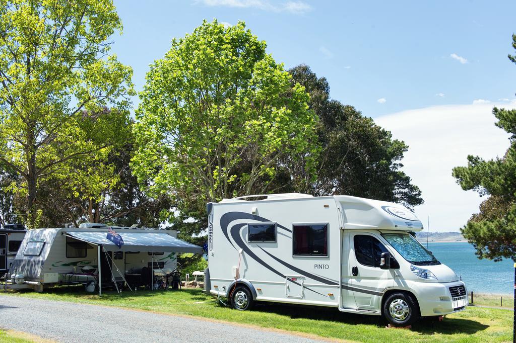 Rainbow Pines Tourist Caravan Park แอดามินาบี ภายนอก รูปภาพ