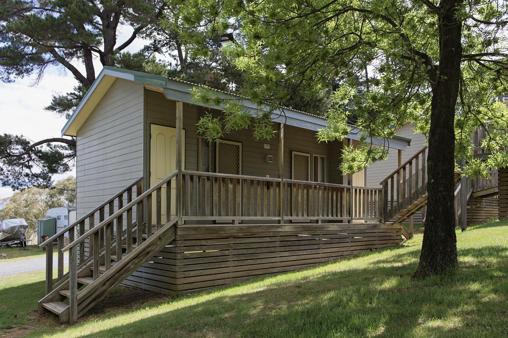 Rainbow Pines Tourist Caravan Park แอดามินาบี ภายนอก รูปภาพ