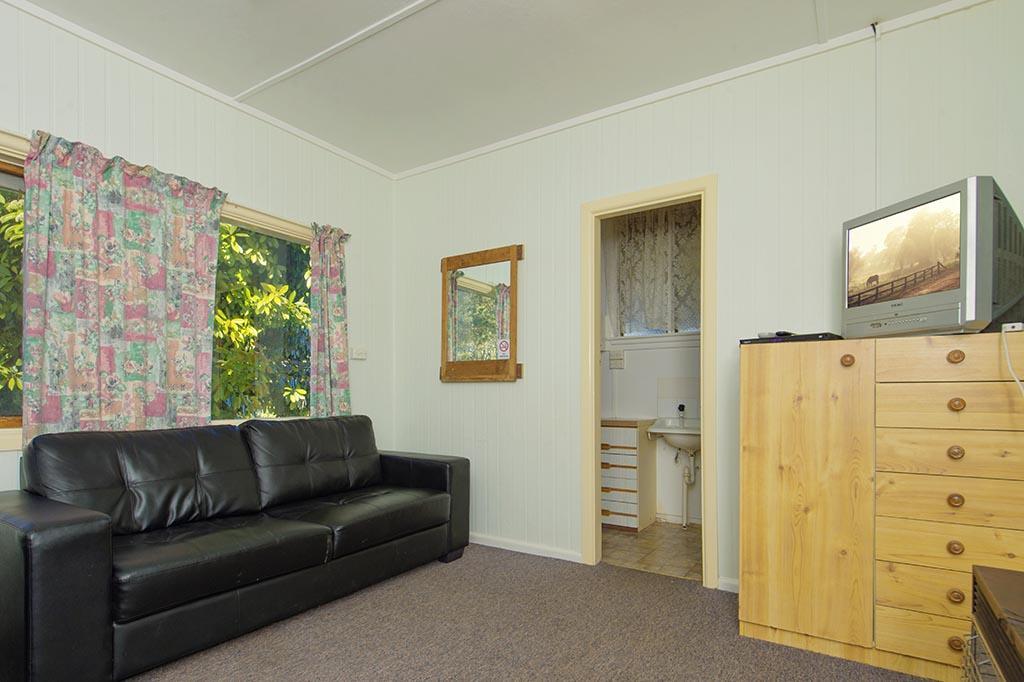 Rainbow Pines Tourist Caravan Park แอดามินาบี ภายนอก รูปภาพ